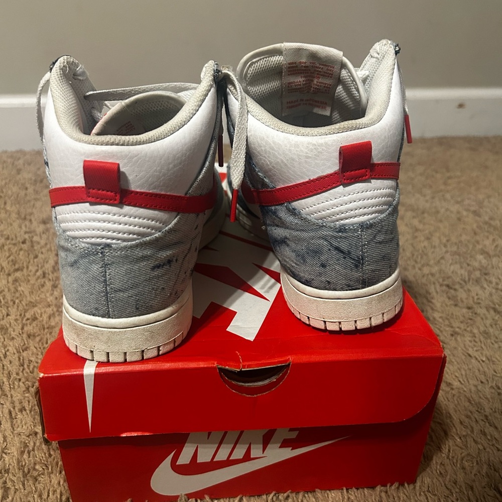 Nike - Picture 4 of 4